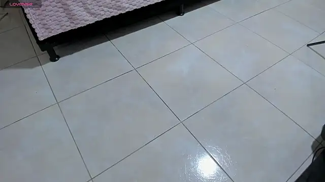 Ellie-Bite Obrolan Langsung XXX