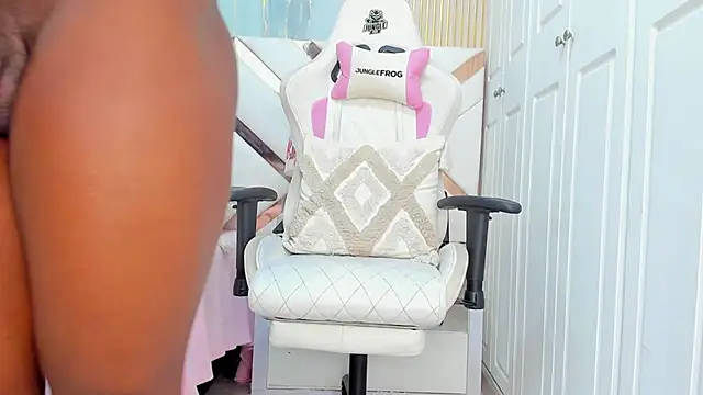 Chat XXX en directo de BriggitteEbonny