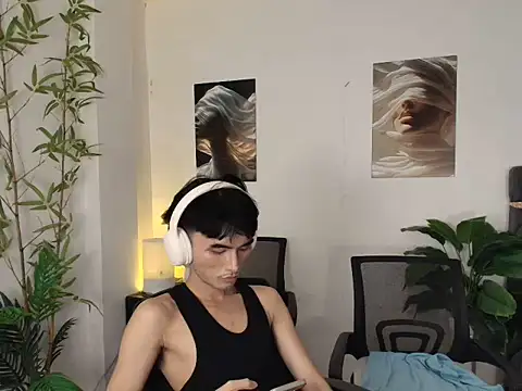 צ'אט XXX בשידור חי של twink_pinoy