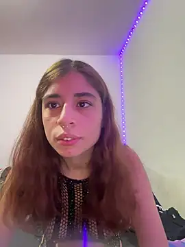 Cherry_Luna1 Adlı Modelin Canlı XXX Sohbeti