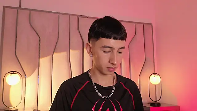 Chat +18 de lian_cameron ao vivo