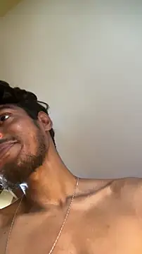 XXX chat uživo modela GunSlay
