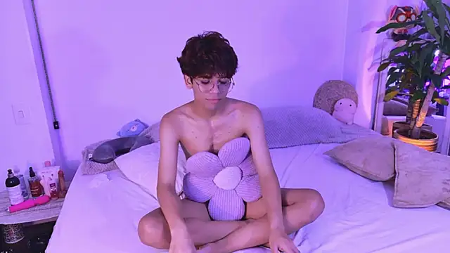 Samy_Twink's Live XXX Chat