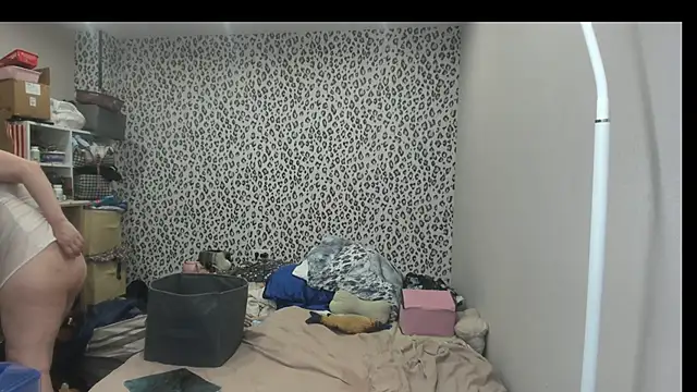 switchlorenx Adlı Modelin Canlı XXX Sohbeti