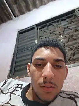 Chat +18 de andre_oliver ao vivo