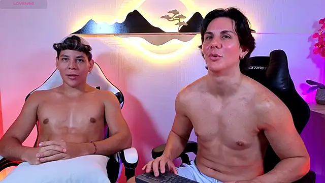 Almiboys' Live XXX Chat