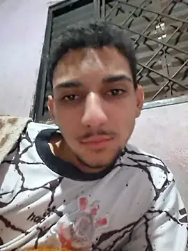 Chat +18 de andre_oliver ao vivo