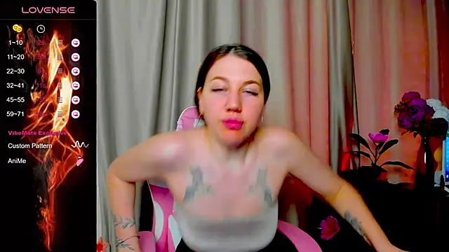 צ'אט XXX בשידור חי של Arya_Curves