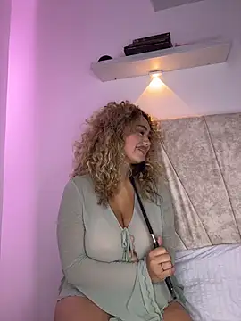 Онлайн чат XXX Maddy_Beluci