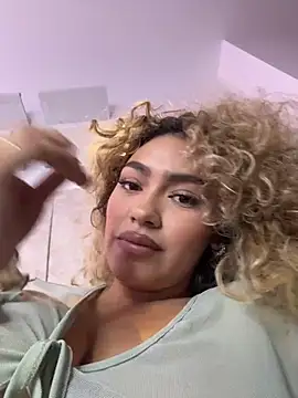 Maddy_Beluci's Live XXX Chat