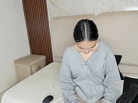 LolaWhite_HL's Live XXX Chat