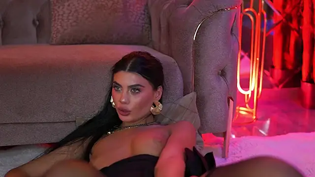 RavennaDArcy Chat XXX live
