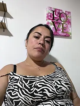 Chatroom XXX en direct de Lesly_10-
