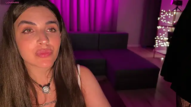 צ'אט XXX בשידור חי של xHONEYHAMSTERSx