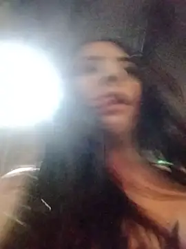 Chatroom XXX en direct de Maggiee_1