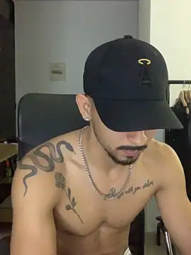 Czat XXX na żywo – NicolasChest_xxx