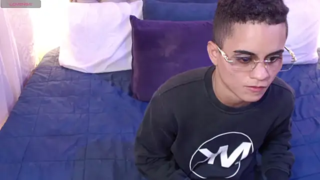 Chat +18 de Liiamthompson ao vivo