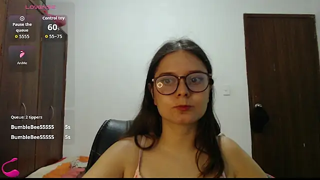 Chat +18 de MadieeLorez ao vivo