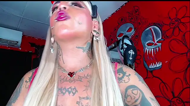 Monstermarcelinx élő XXX-chatje
