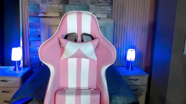Czat XXX na żywo – sharlot_hs