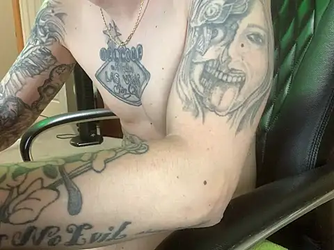 Czat XXX na żywo – JuicyJoshy