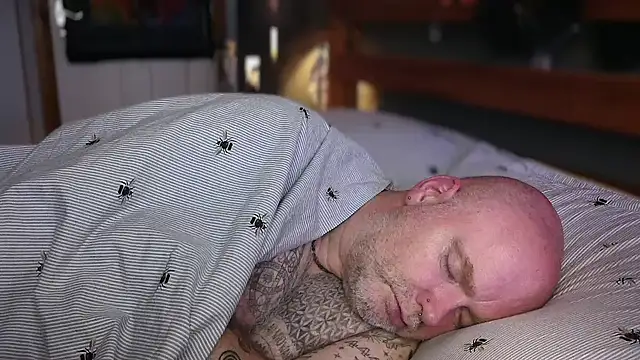 Tattooed_Dilf_01 Chat XXX live
