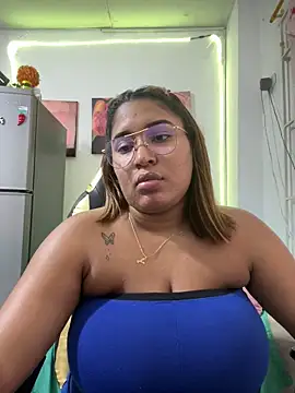 morena-2025's Live XXX Chat