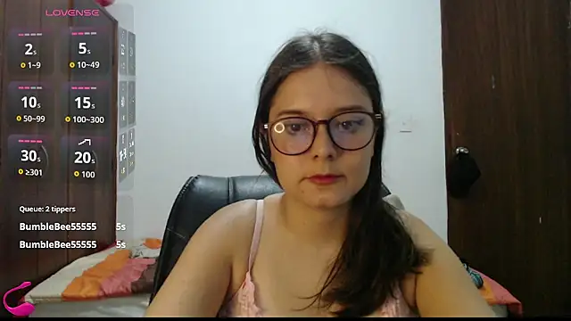 Онлайн чат XXX MadieeLorez
