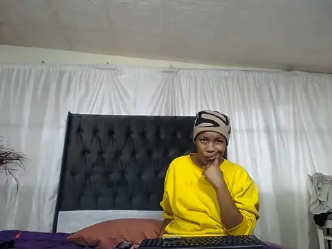 TypicalBaddiex Chat XXX in diretta