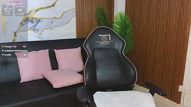 Loren_Tay Adlı Modelin Canlı XXX Sohbeti