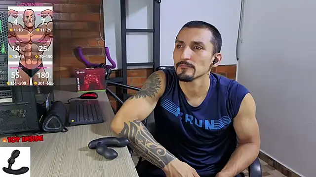 Marck_Muscle: онлайн-секс-чат