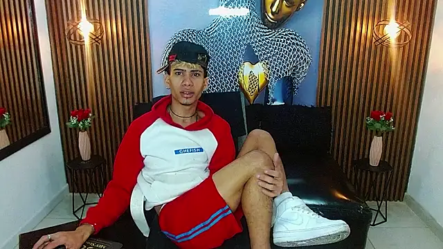 Skinny_cute_Alyer Adlı Modelin Canlı XXX Sohbeti