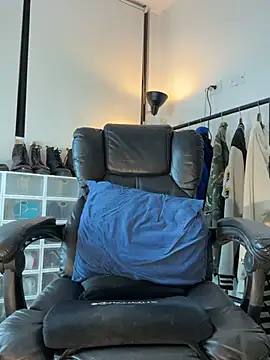 DimitriSullivan_ Adlı Modelin Canlı XXX Sohbeti