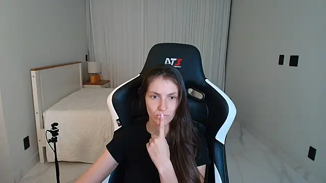 upssnowyn Live XXX chat