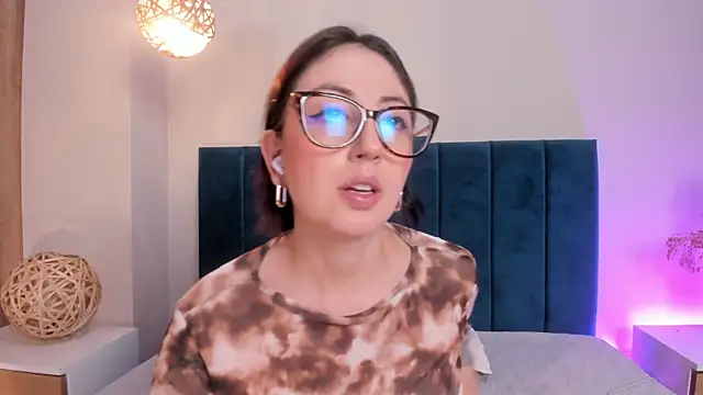 Chat XXX en directo de Emilywatsonn