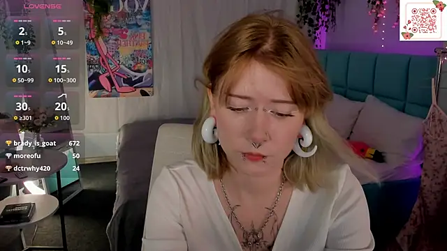 Chat +18 de Elira_Vane ao vivo