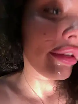 دردشة ChloeJoyce الجنسية المباشرة