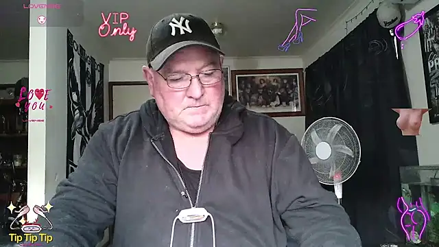 KINKYBLUEYES69のライブXXXチャット