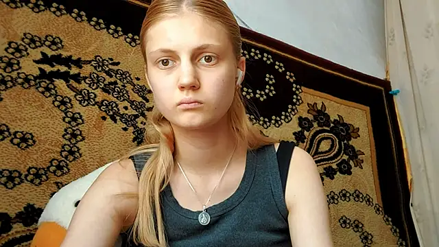 LunaLaday Adlı Modelin Canlı XXX Sohbeti