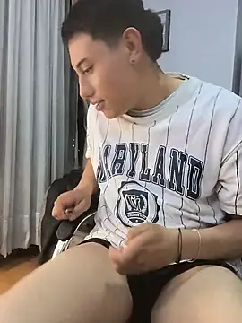 XXX chat uživo modela Thiagoo_Vega