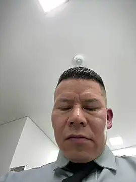 Manu0586's Live XXX Chat