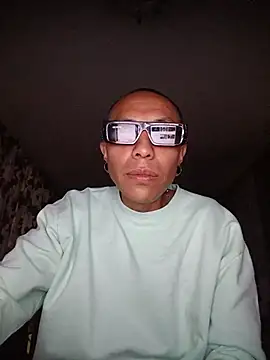 Show modela WedgingClinker na web-kameri