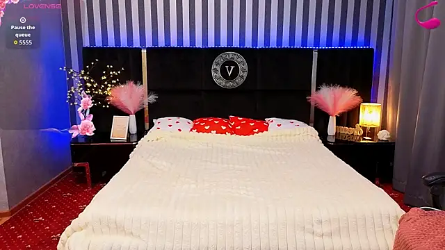 دردشة MissRossi الجنسية المباشرة
