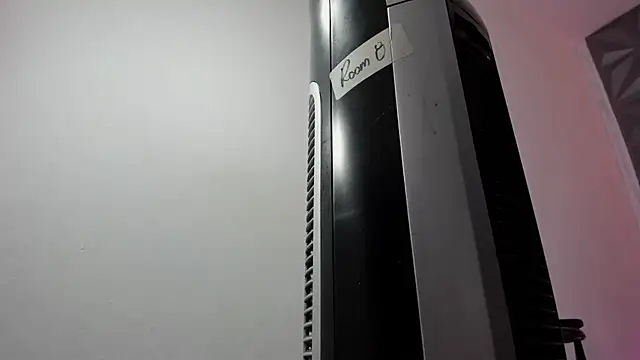 XXX chat uživo modela Fayzz_2