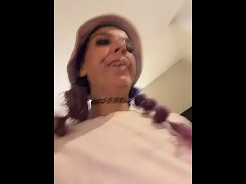 MegaTinyyy: онлайн-секс-чат