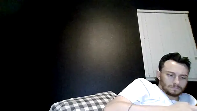 Mikecloudyhawk Chat XXX in diretta