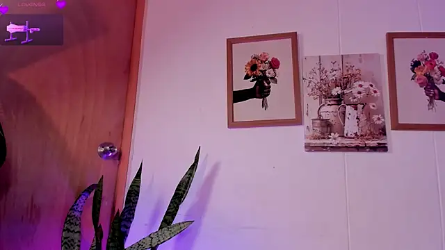 LilyRobertts' Live XXX Chat