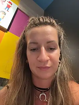 EvvaMur Adlı Modelin Canlı XXX Sohbeti