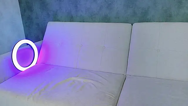 OnlyForYou_ Adlı Modelin Canlı XXX Sohbeti