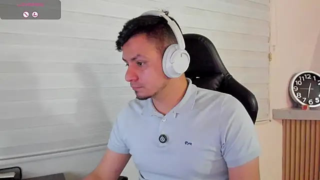 Rick_Adams Chat XXX in diretta